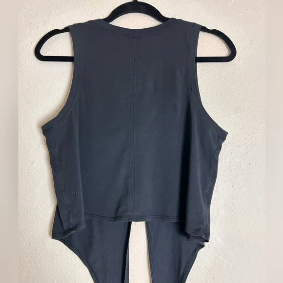 Lululemon time to restore tank top - Picture 4 of 8
